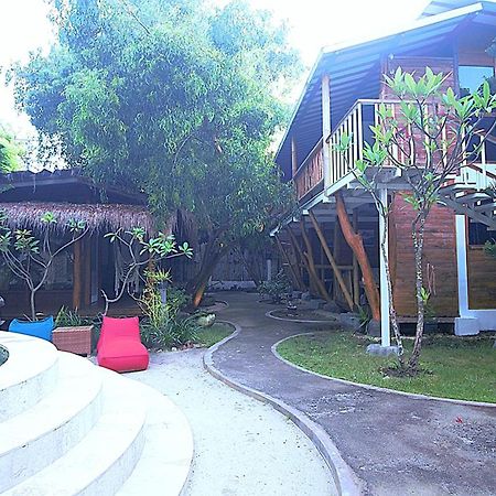 Serene Beach Villa Gili Trawangan Dış mekan fotoğraf