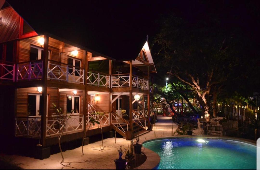 Serene Beach Villa Gili Trawangan Oda fotoğraf
